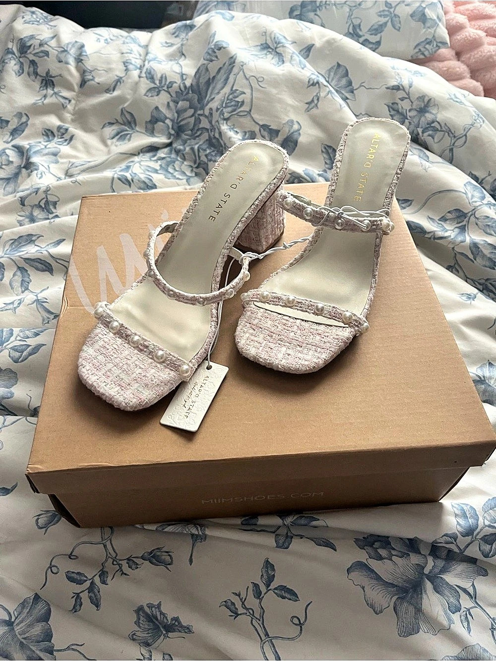 Mimi Choi Pink & Silver Heels Like New